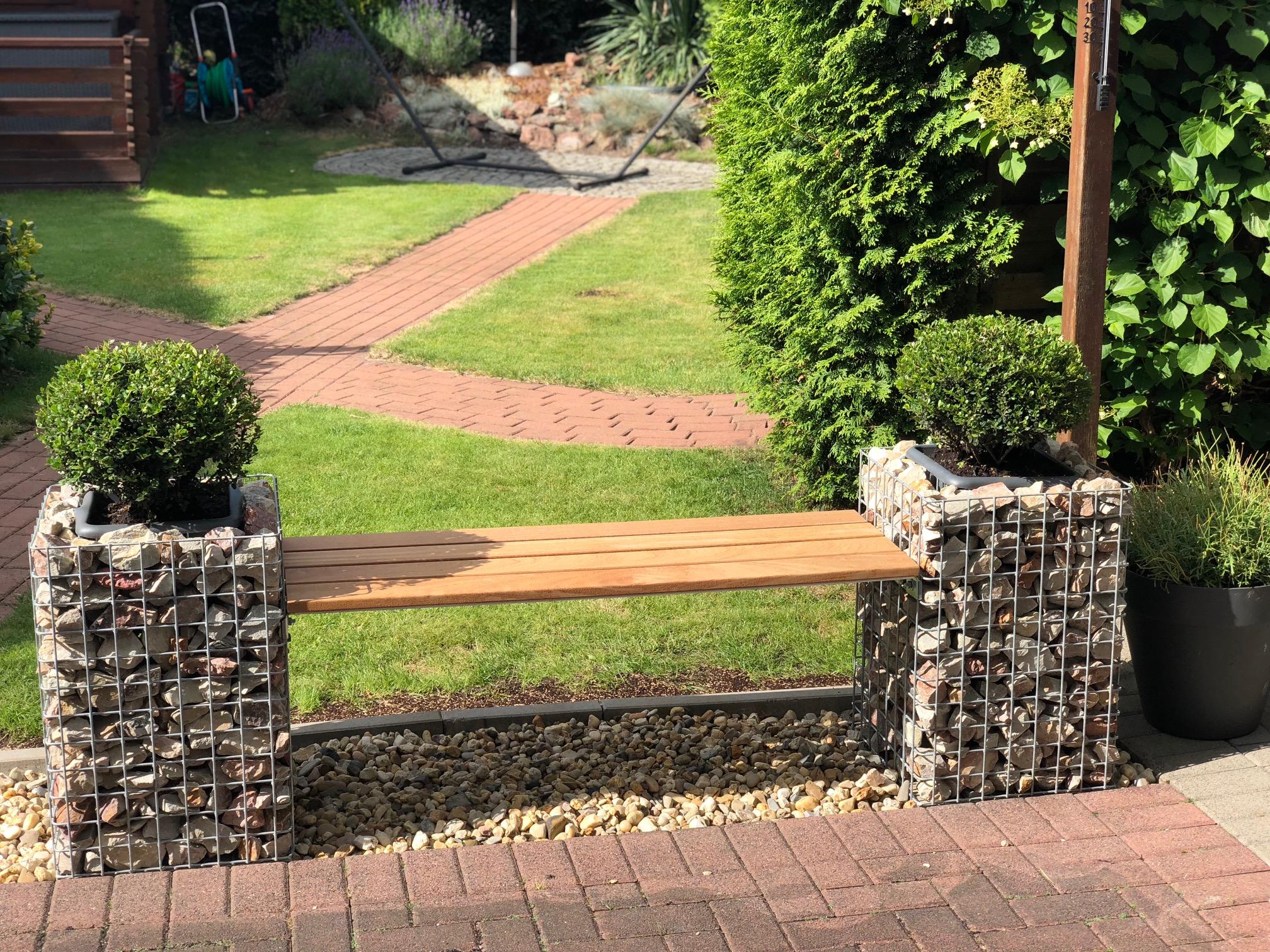 Banco de jardim com 2 colunas de flores - madeira de Cumaru, 200 cm de comprimento x 62 cm de altura x 37 cm de profundidade, galvanizado a quente, MW 5 x 5 cm