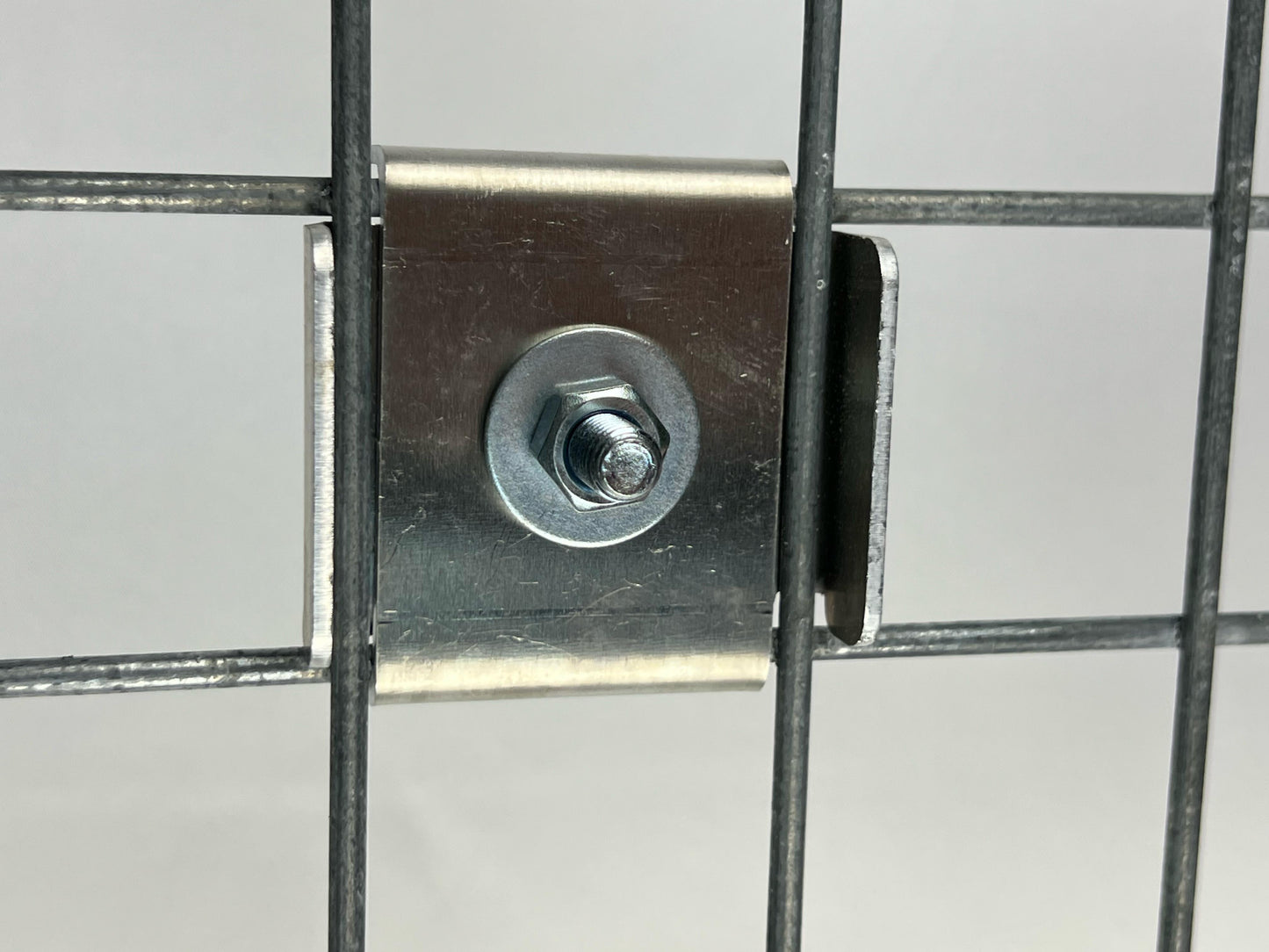 Set van 2 KLEM met HEKKERHOUDER 5 x 5 Schanskorfhouder, aluminium
