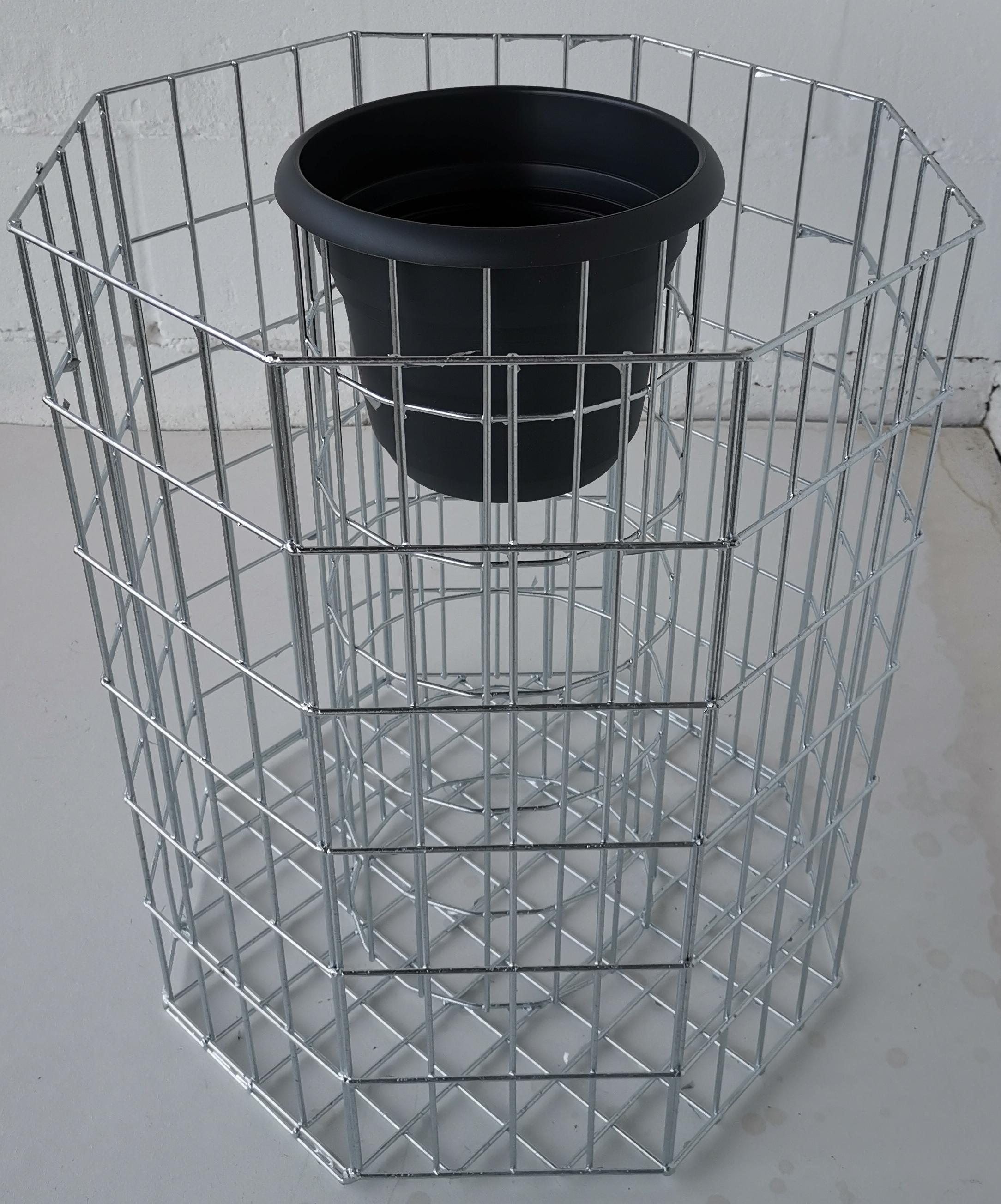 Octagonal flower column, height 62 cm, MW 5 x 10 cm, hot-dip galvanized including pot